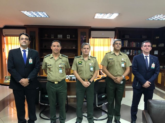 CONAMP reúne-se com integrantes da Diretoria de Fiscalização de Produtos Controlados do Exército brasileiro